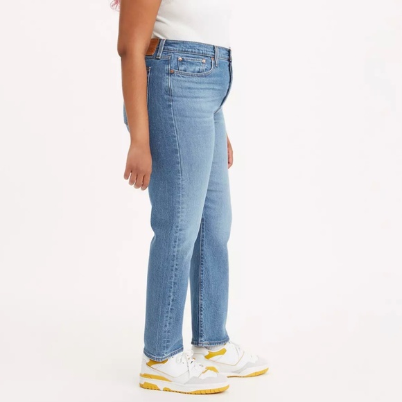 Levi's Premium Denim Wedgie Straight Leg Jeans Medium Wash Size 31 - Picture 2 of 12